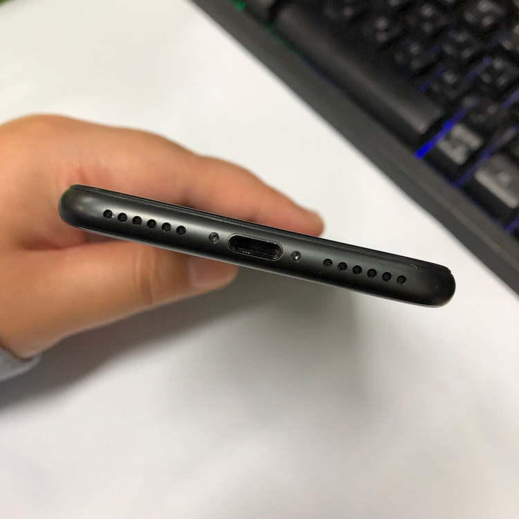 아이폰7 32GB 블랙 중고폰 배터리93% 인스타 사진폰 레트로감성 카메라폰 122080 이미지