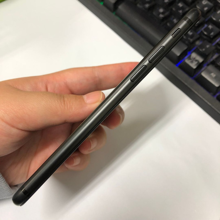 아이폰7 32GB 블랙 중고폰 배터리93% 인스타 사진폰 레트로감성 카메라폰 122080 이미지