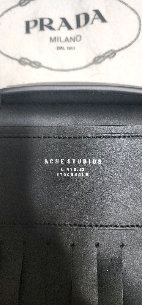 아크네스튜디오 테슬 미니크로스백 / 펜디 반지갑 이미지