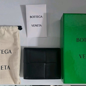 보테가 베네타 카세트 폴더 코인 반지갑 투톤 블랙 그린 이미지