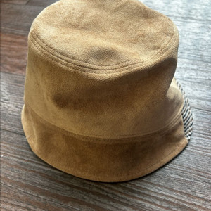 스웨이드 벙거지모자 이미지