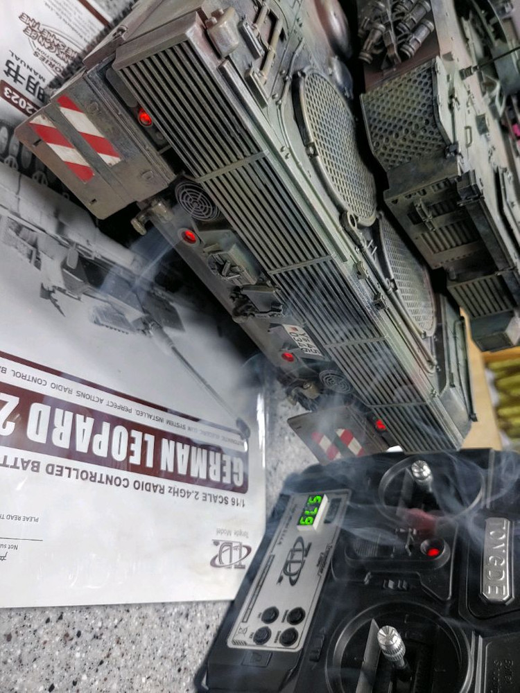 *각종교신가능*대형1/16정밀도색작RC카탱크,프라모델NEW*레오파드2A7알씨카전차박스셋~바람에언덕에서 이미지