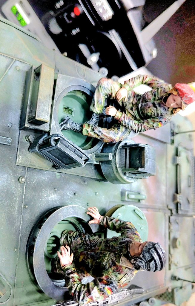 *각종교신가능*대형1/16정밀도색작RC카탱크,프라모델NEW*레오파드2A7알씨카전차박스셋~바람에언덕에서 이미지