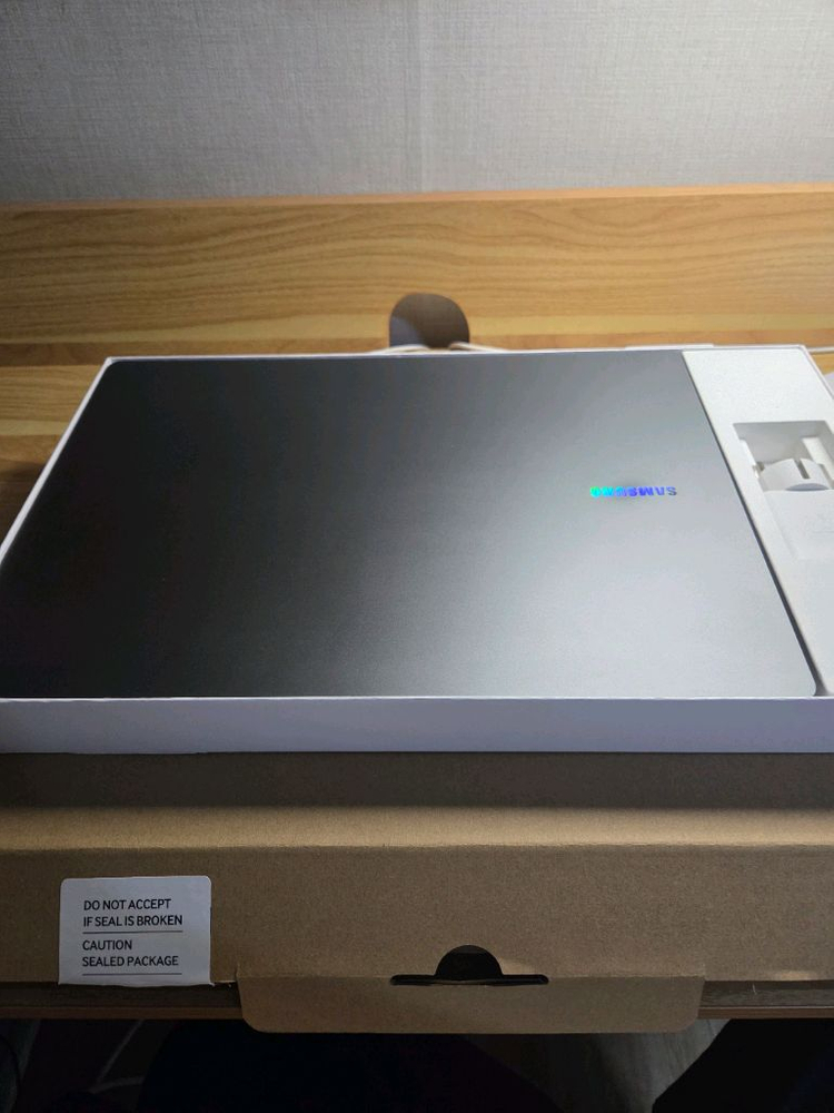 삼성 갤럭시북5 프로 16인치 NT960XHA-K51AY 이미지