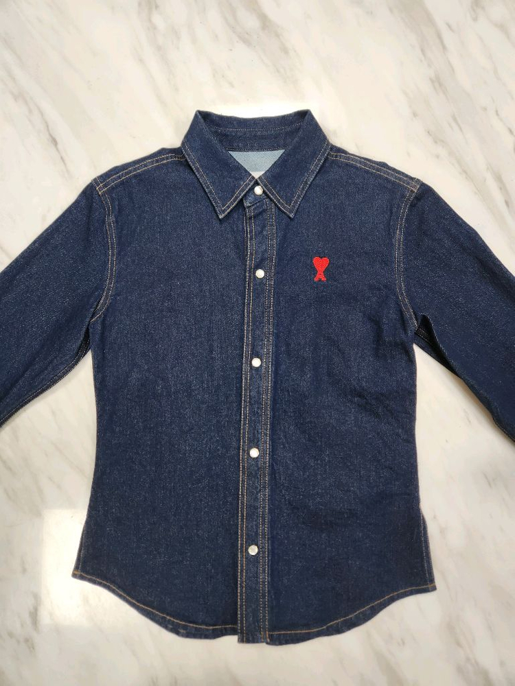 [정품 파격가 여성용] 아미 스몰 하트로고 데님 긴팔 청셔츠 S 사이즈 꼼데가르송 가니 마인 폴로 랄프로렌 랑방 이미지