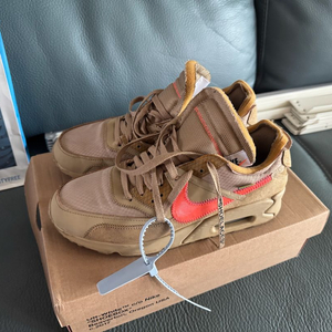 나이키 오프화이트 더텐 맥스90 데저트오어 260 사이즈 팝니다. 이미지