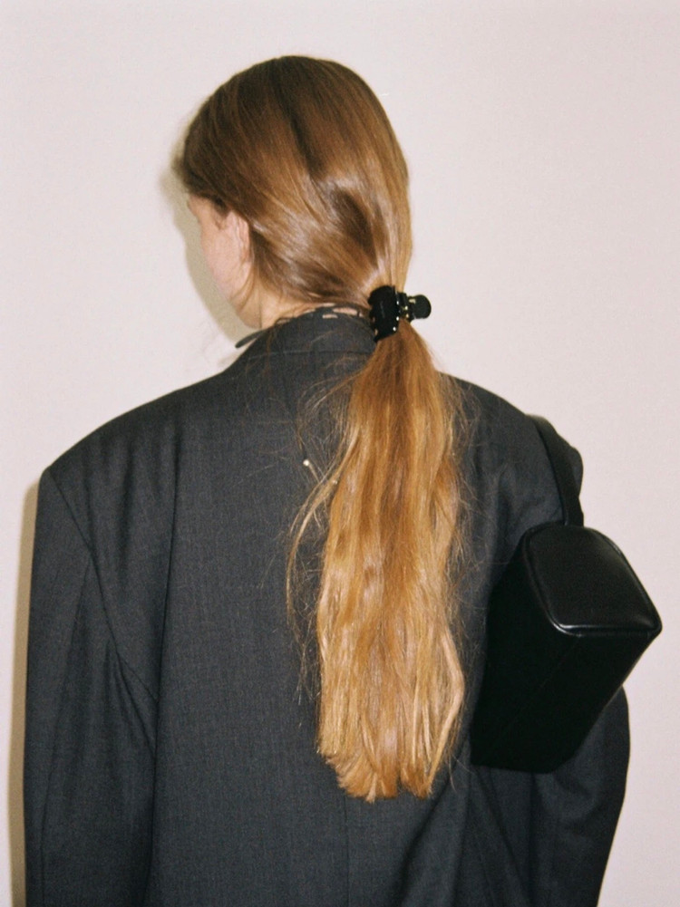 스무드무드 아드난 백 블랙 레더 Adnan bag black 이미지