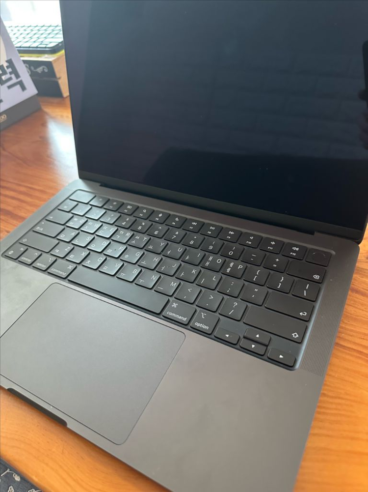 맥북 프로 14 M4 풀박스 이미지