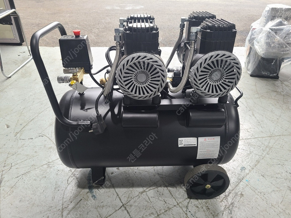 휴대용 리퍼 4.5마력 오일프리 콤프레샤 콤프레셔 이미지