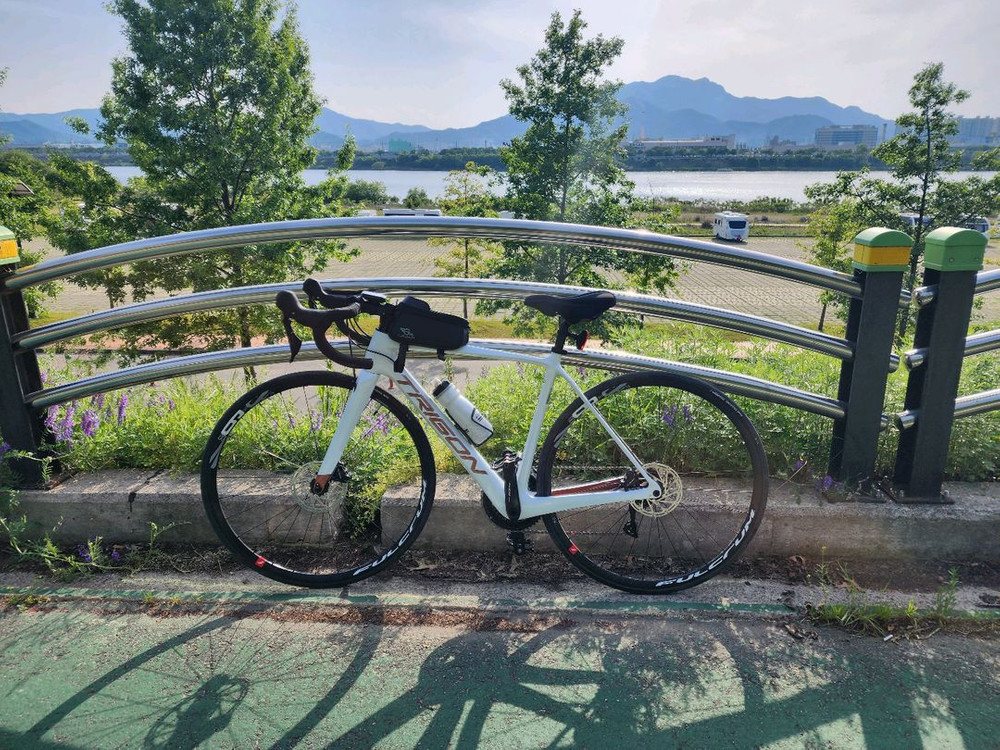 23년 트리곤 다크니스 SLD 로드 자전거 이미지