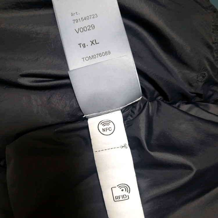 [새상품급] XL / 23FW 스톤아일랜드 크링클랩스 후드 다운 패딩 이미지