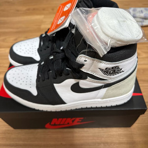 (새상품) 조던1 레트로하이 OG 블리치드코랄 265mm 싸게팝니다 이미지