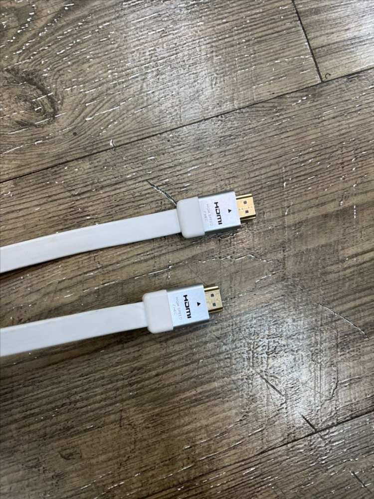 흰색 HDMI 케이블 30cm정도여러개보유 이미지