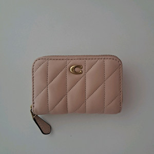 코치 어라운드 집업 퀼팅카드지갑 이미지