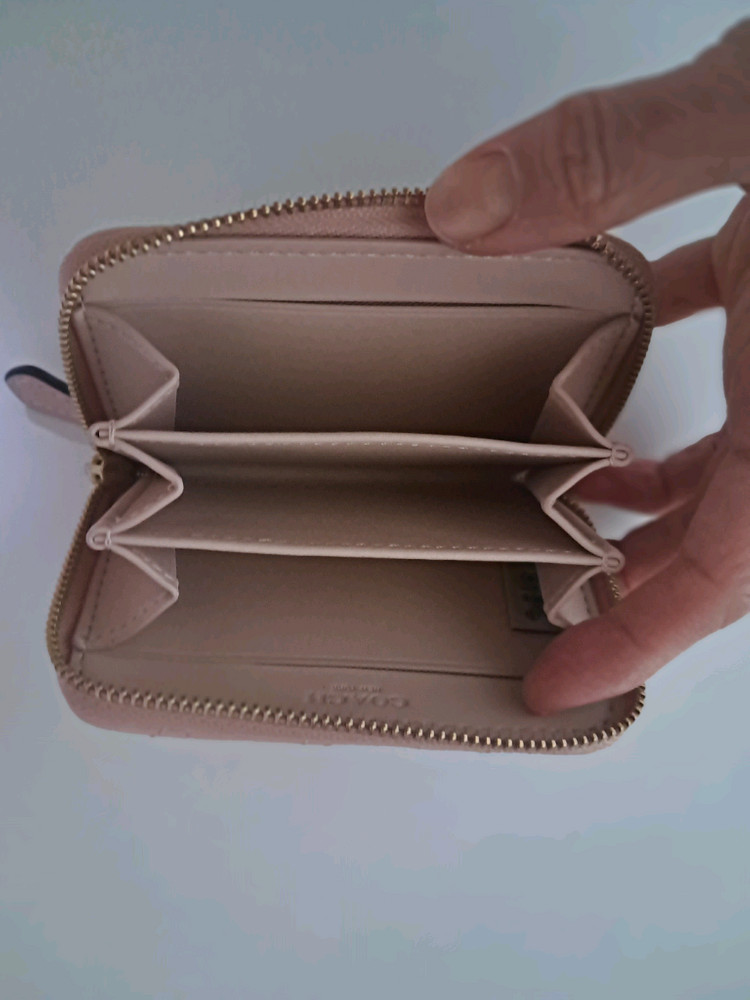 코치 어라운드 집업 퀼팅카드지갑 이미지