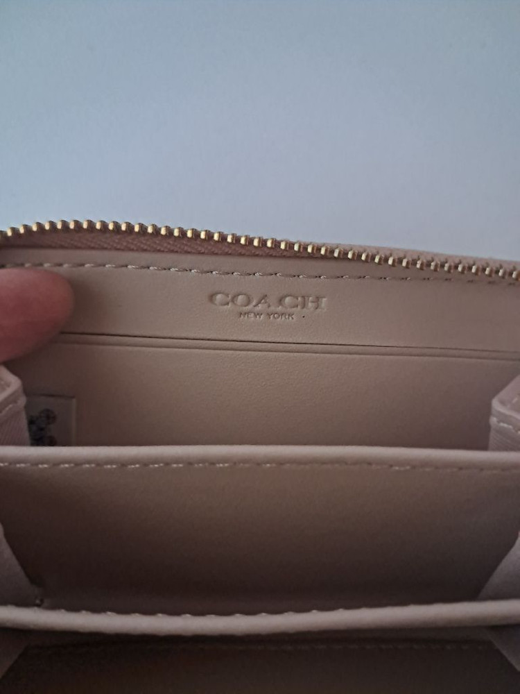 코치 어라운드 집업 퀼팅카드지갑 이미지