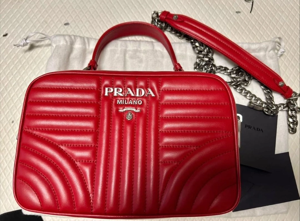 한정판 프라다 PRADA 다이어그램 탑핸들 체인 크로스백 레드 1BH118 이미지