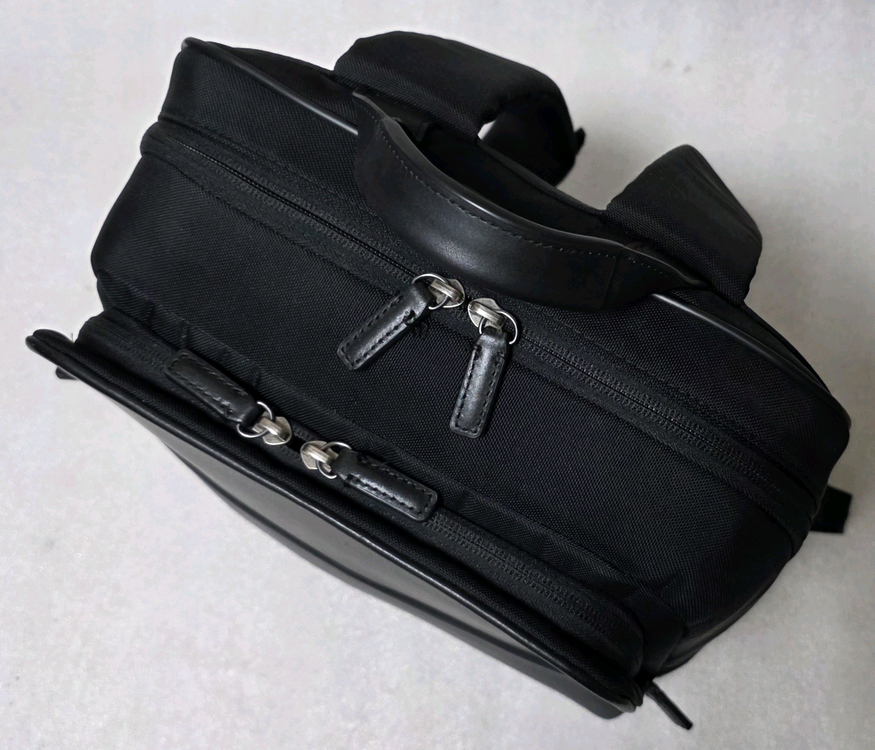 [미사용] 만다리나덕 SMALTO EST01001 노트북백팩 여행배낭 이미지