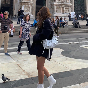 ##할인## 미스손x노앙(nohan) 부루하하 / 후왓웨어/ 오버핏 하프코트 / 네이비 m 이미지