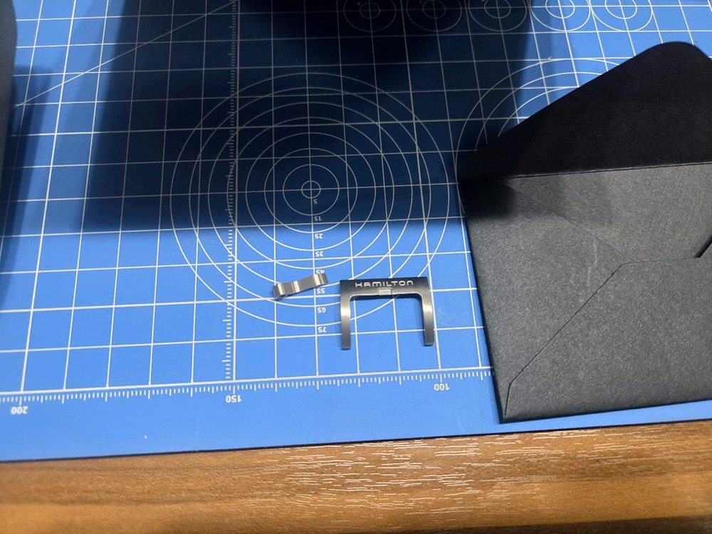 해밀턴 카키 에비에이션 파일럿브론즈 팝니다. 이미지