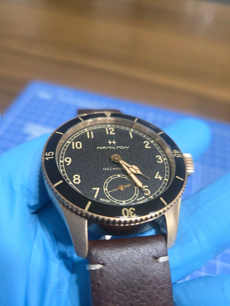 해밀턴 카키 에비에이션 파일럿브론즈 팝니다. 이미지