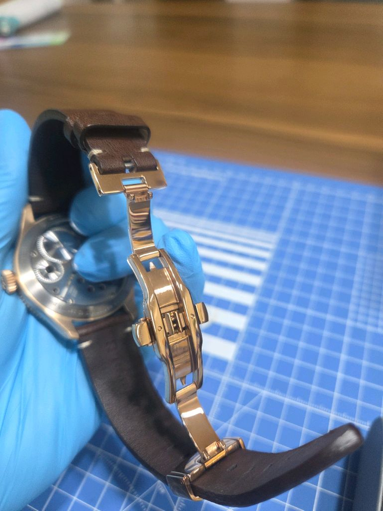 해밀턴 카키 에비에이션 파일럿브론즈 팝니다. 이미지