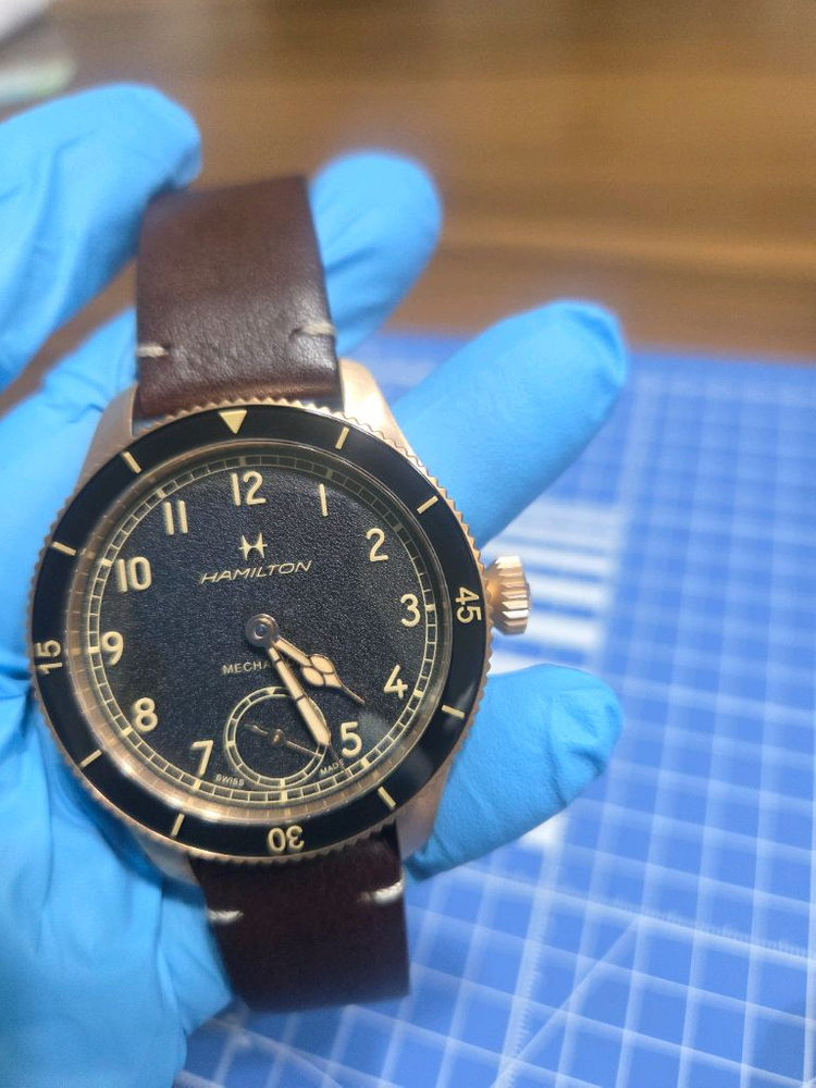 해밀턴 카키 에비에이션 파일럿브론즈 팝니다. 이미지