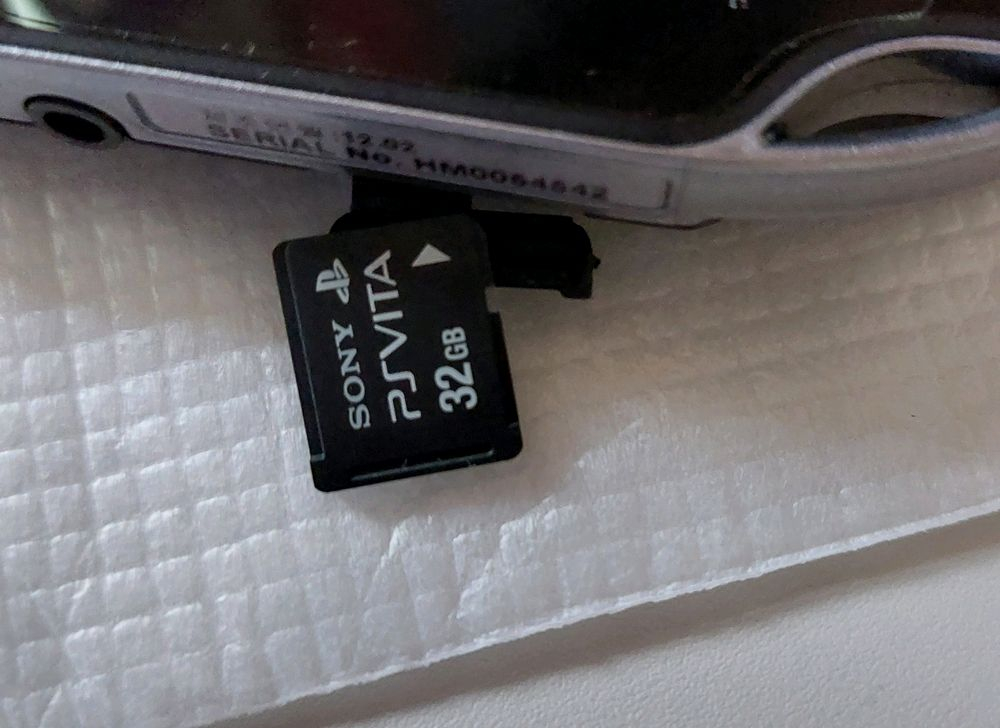 PS비타 PCH-1005 1세대+게임 8개 일괄 이미지