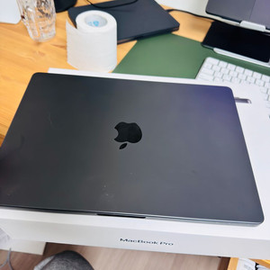 맥북 Pro14 M3Pro 14인치 + 매직키보드(포함) 이미지