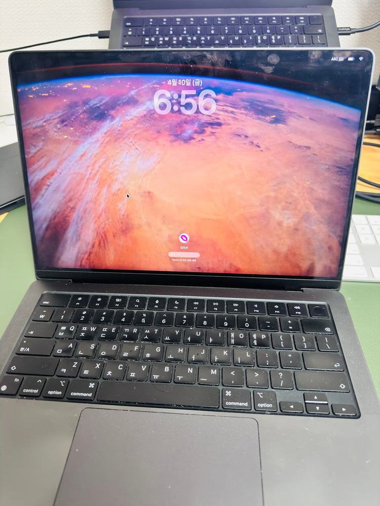 맥북 Pro14 M3Pro 14인치 + 매직키보드(포함) 이미지