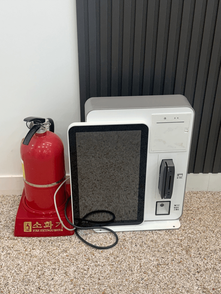 [급매] 위커스 i-20 / i-10 키오스크 풀세트 (스터디카페,무인매장,카페 등) 이미지