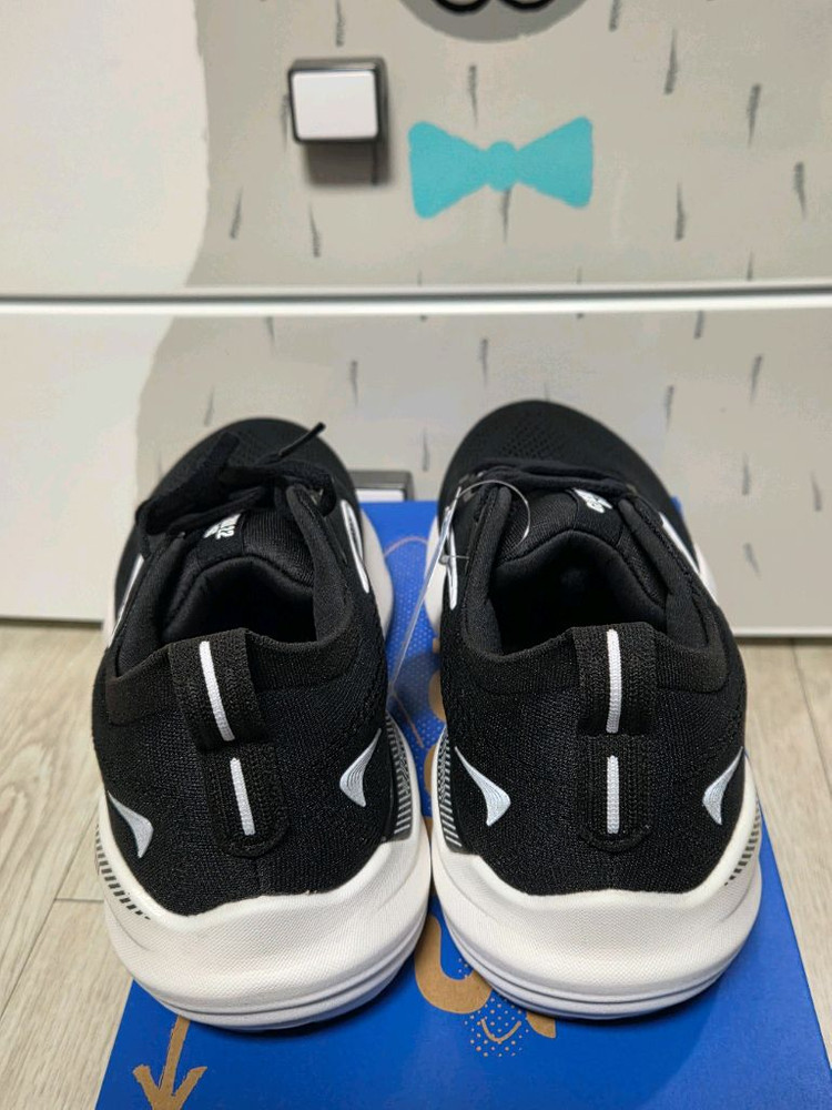 브룩스 글리세린 GTS 22 제로그레이 260, 265mm 판매합니다. (WIDE/2E) 이미지