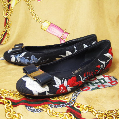 이태리명품 페라가모 발레리나 뎃님 플로럴 자수 플랫슈즈 235 이미지