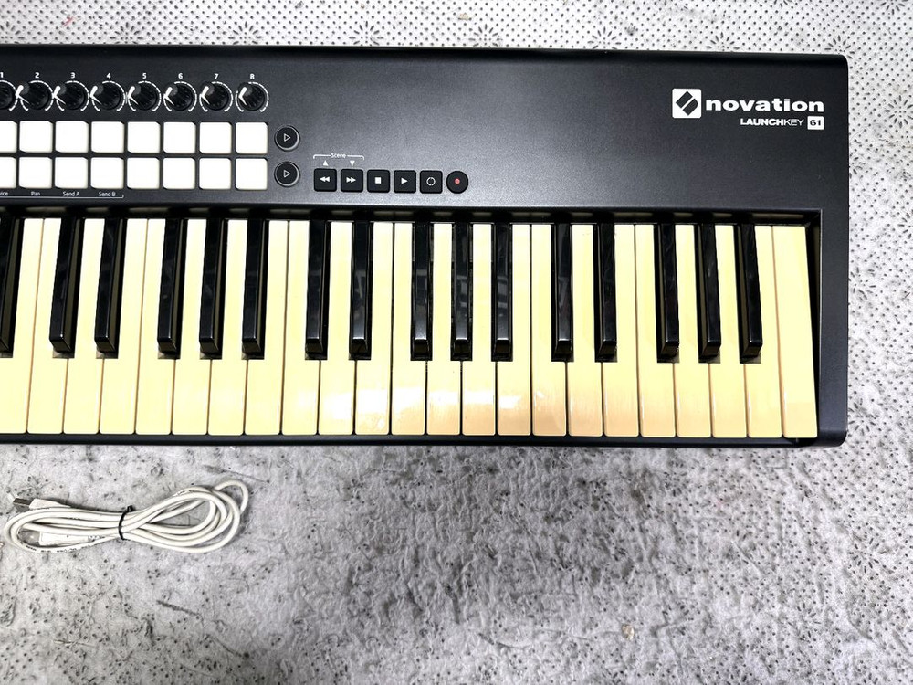 노베이션 런치키61 MK2 마스터키보드 판매 novation 런치키61mk2 launchkey 61 MK ll 마스 이미지