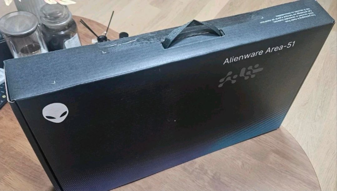 에일리언웨어 델 RTX 5090 / 미개봉 신품 / 820만원 / 최저가 이미지