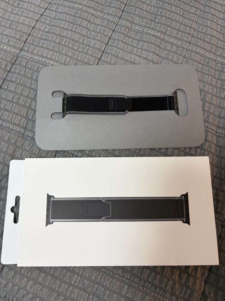 애플워치 울트라 블랙 티타늄 트레일루프 블랙차콜 S/M 이미지