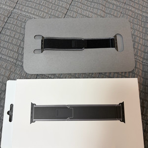 애플워치 울트라 블랙 티타늄 트레일루프 블랙차콜 S/M 이미지