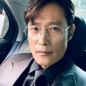디올옴므 안경 이미지