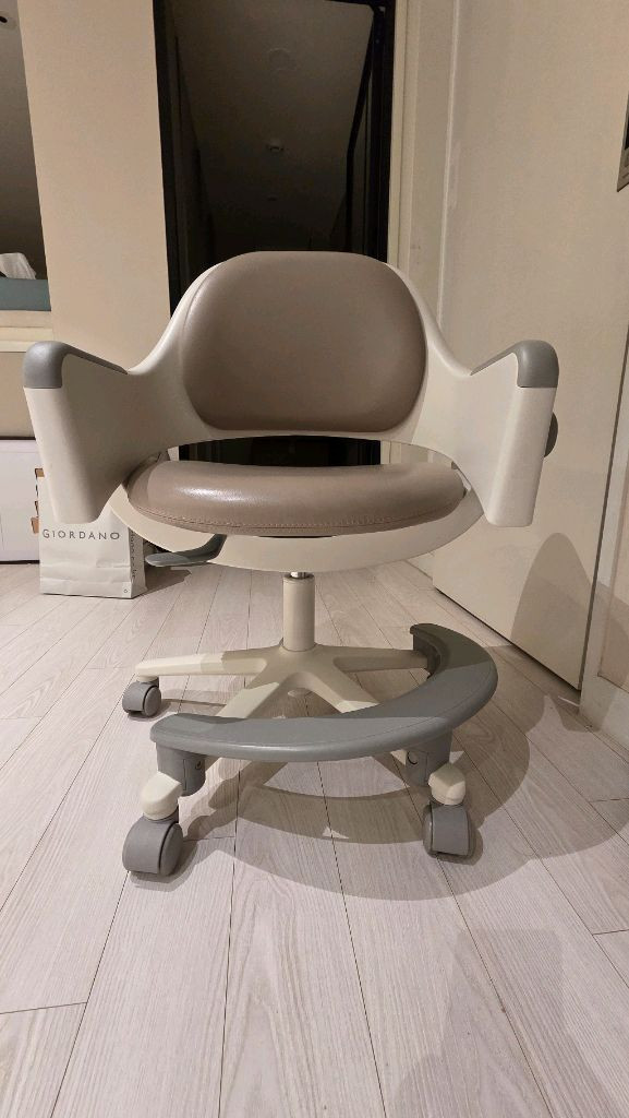 아동 책상의자 이미지