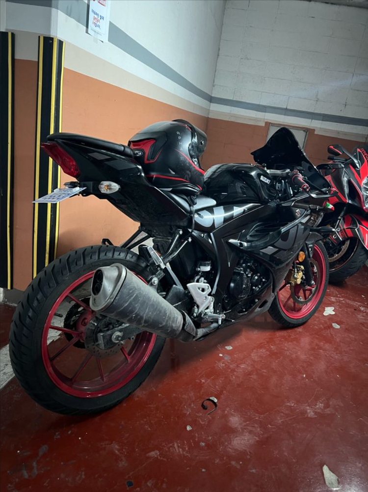 스즈키 gsxr125 이미지