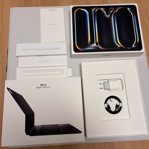 iPad Pro 13(M4) 셀룰러 256GB + 펜슬 + 매직키보드 풀 세트 이미지