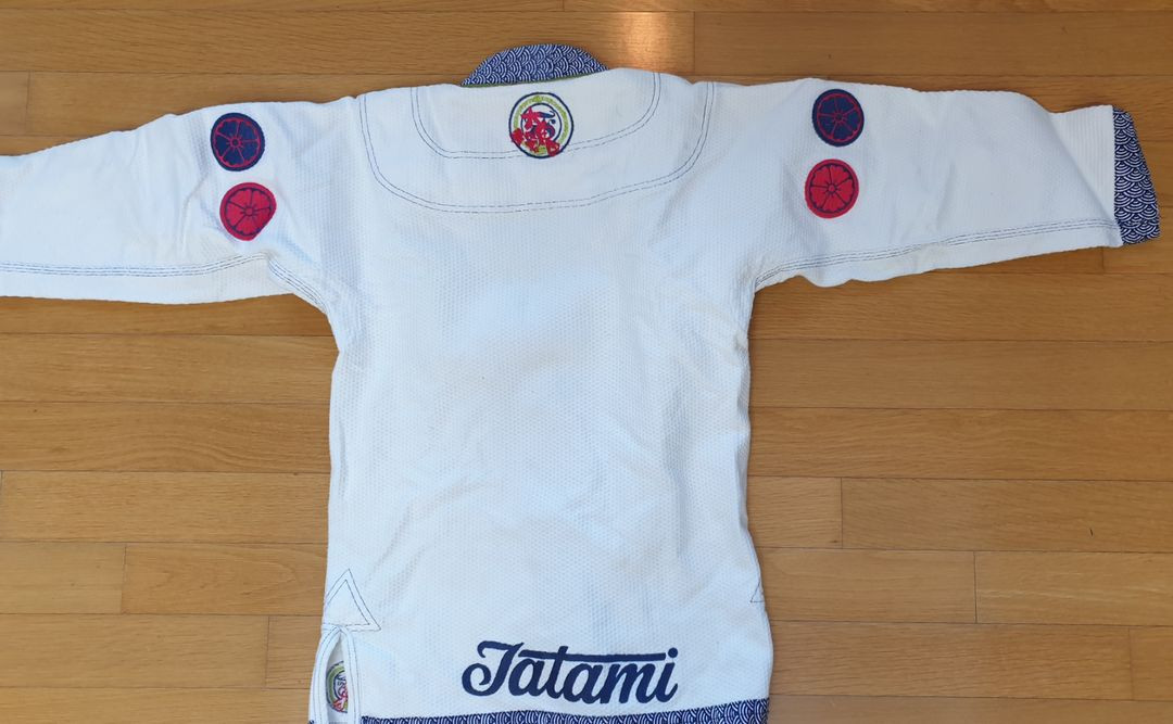 타타미 마이크파울러 플라워 한정판 주짓수도복 A0 팝니 이미지