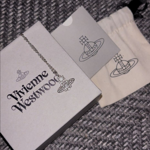 비비안웨스트우드 목걸이 실버 나르시사 펜던트 이미지