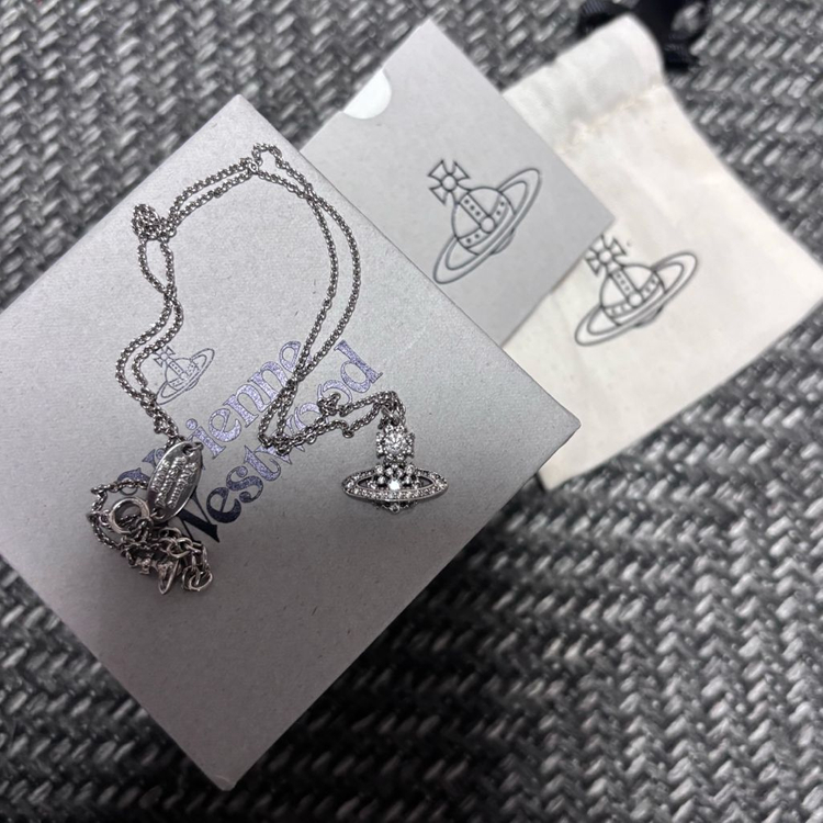 비비안웨스트우드 목걸이 실버 나르시사 펜던트 이미지