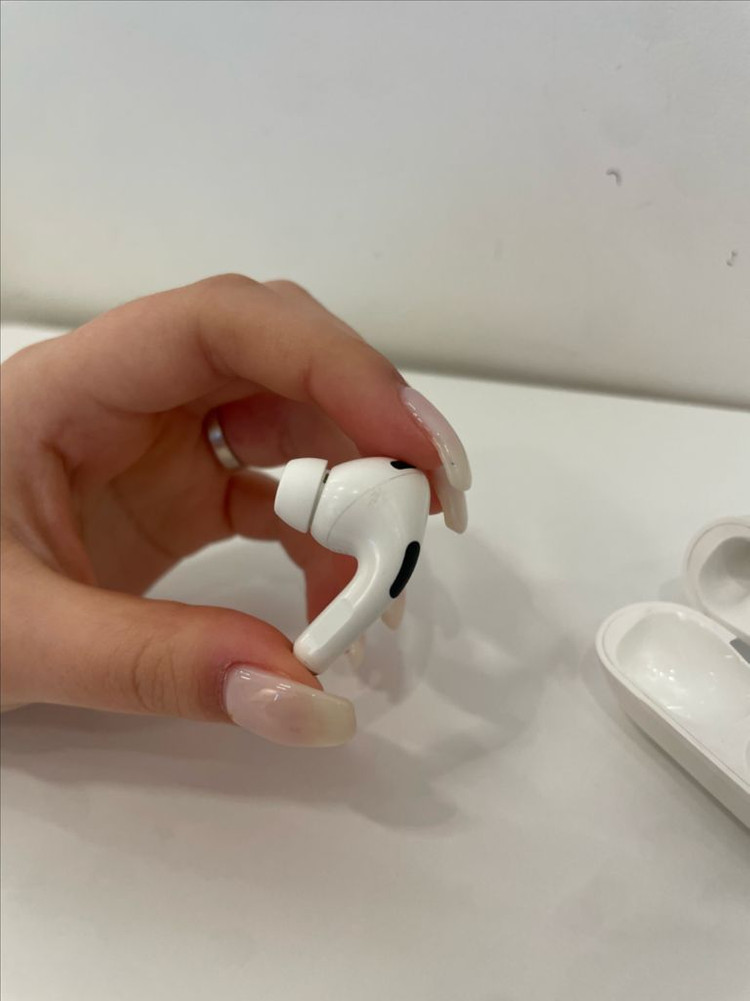 에어팟 프로2 이미지