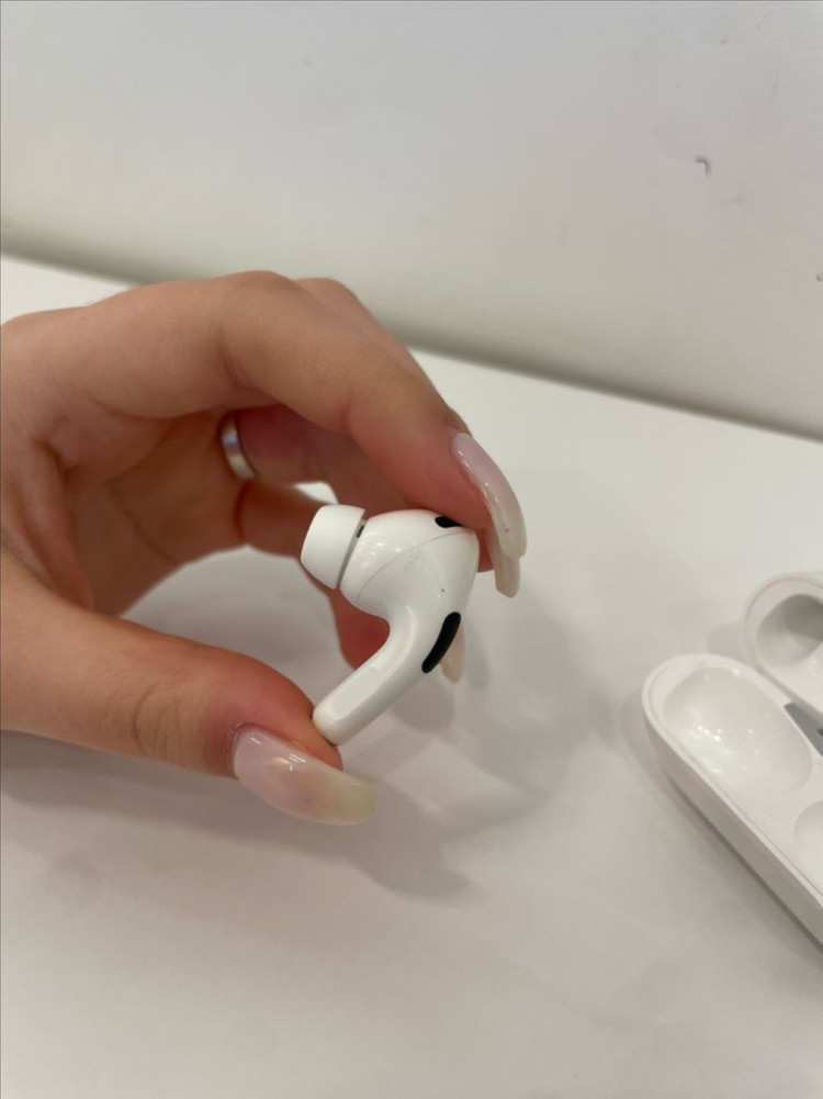 에어팟 프로2 이미지