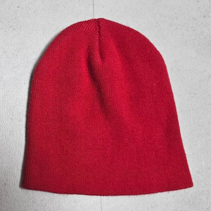 빨간색 아기비니 이미지