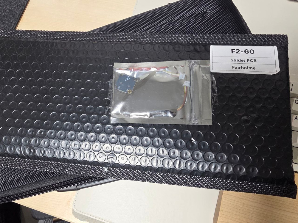 F2-60 WKL 베이지 골드 핫스왑기판 + F2 알루보강 OR 솔더링기판 + 무보강킷 중 선택 커스텀키보드 이미지