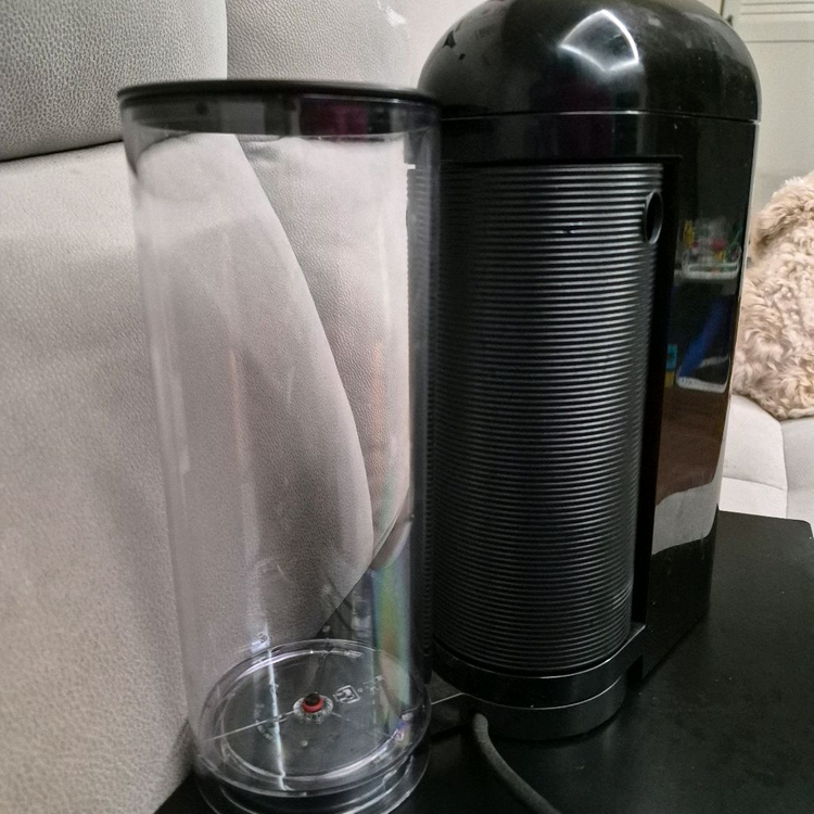 네스프레소 버츄오 플러스 블랙 + 캡슐 보관함(사용설명서 있습니다) 이미지