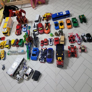 변신로봇-헬로카봇.또봇 장난감 세트 이미지